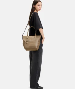 Annie Satchel M