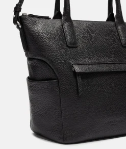 Annie Satchel M
