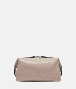 Elvira Pouch