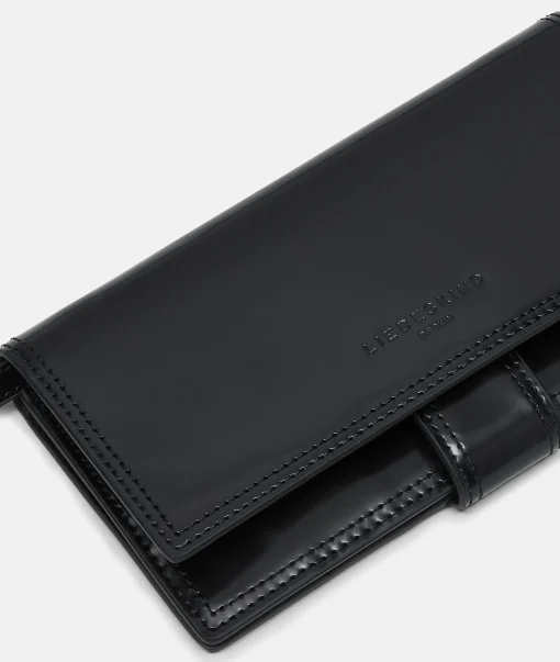 Lisa Purse