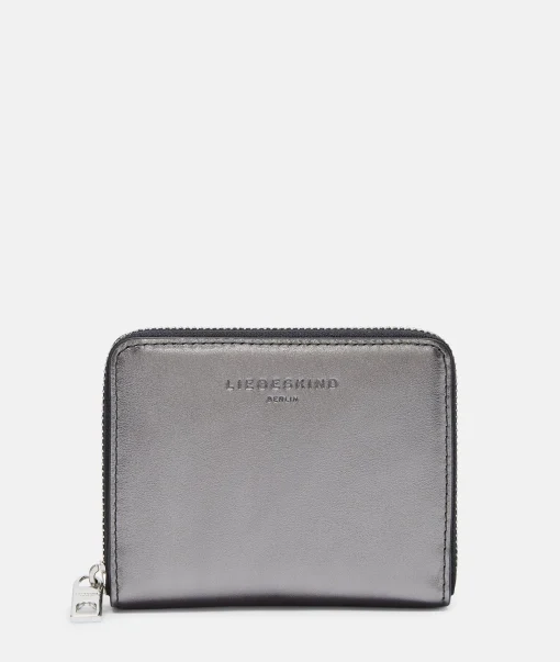 Metallic Ezra Conny