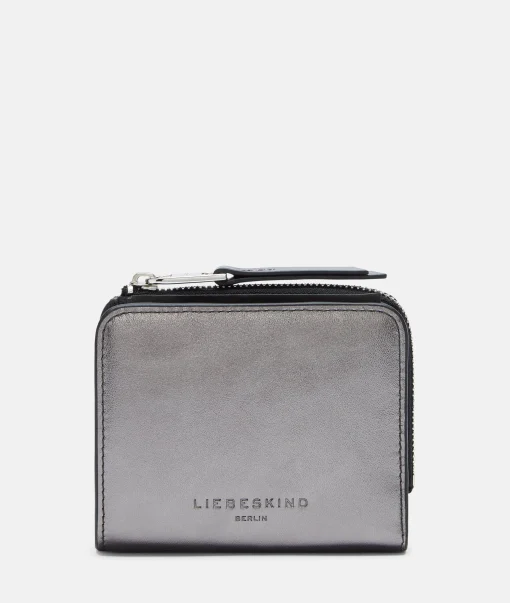 Metallic Ezra Conny
