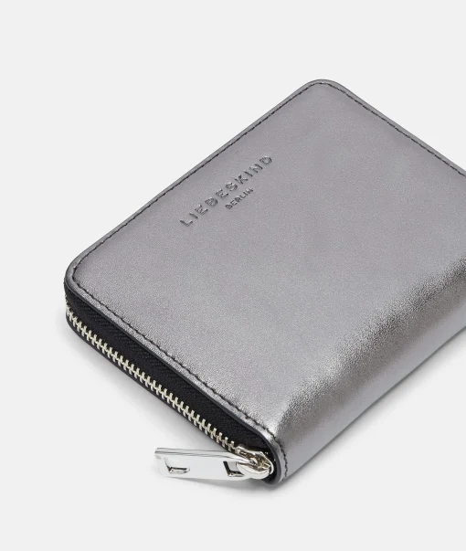 Metallic Ezra Conny