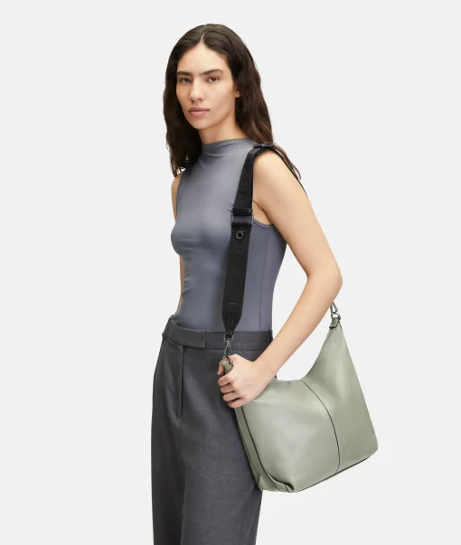 Shoulder strap
